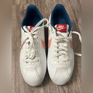 Woman’s Nike Cortez 'Coral Stardust' Size-8